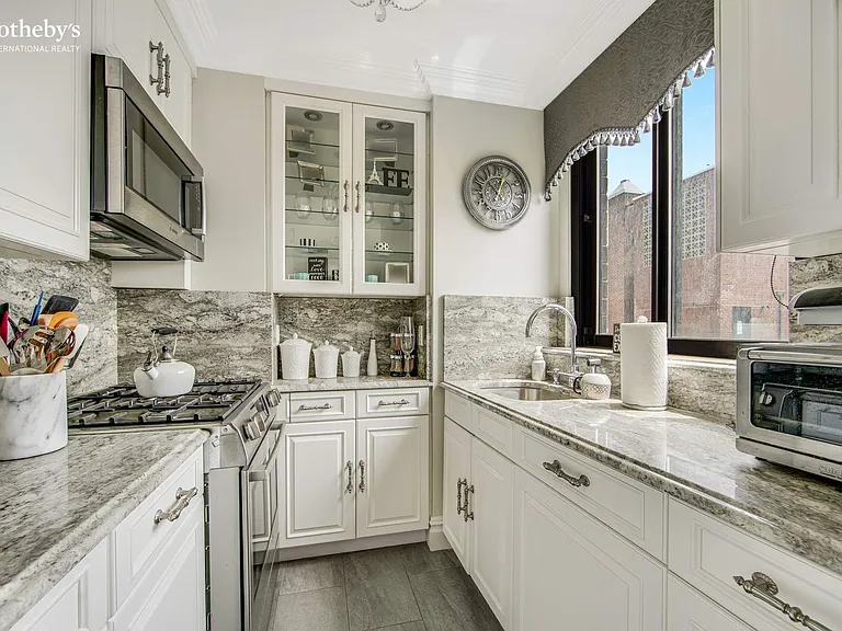 304 E 65th St #14C — Photo 8