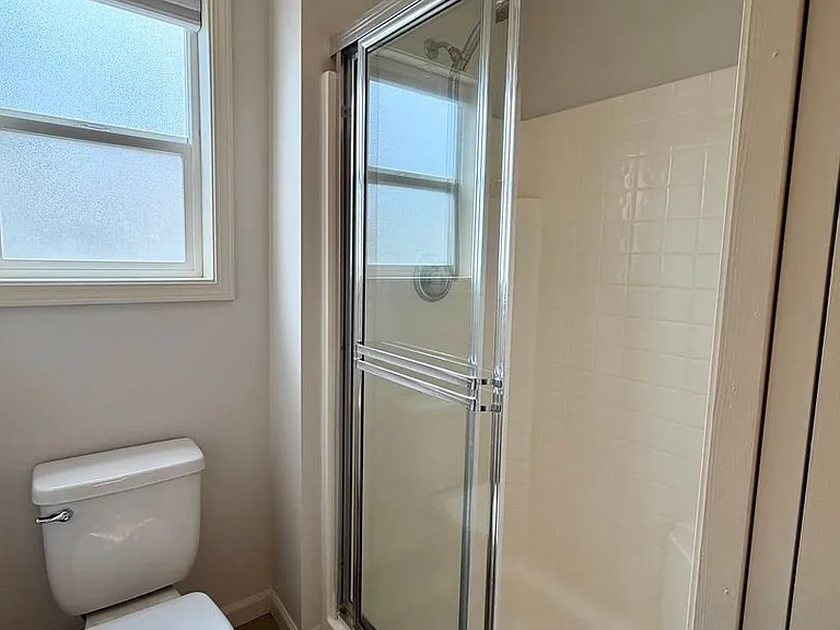 555 Edwards Dr — Photo 19