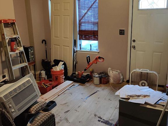 4th image of 32 Humboldt St