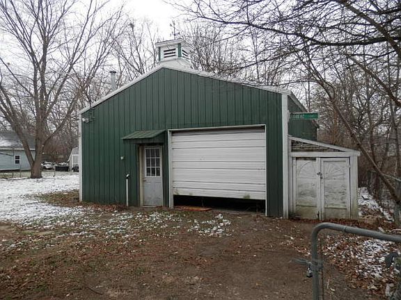 5th image of 555 E Mary Ln