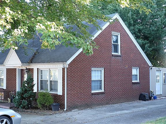 2nd image of 411 E Highland Ct