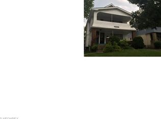 935 Helmsdale Rd, Cleveland Heights, OH 44112