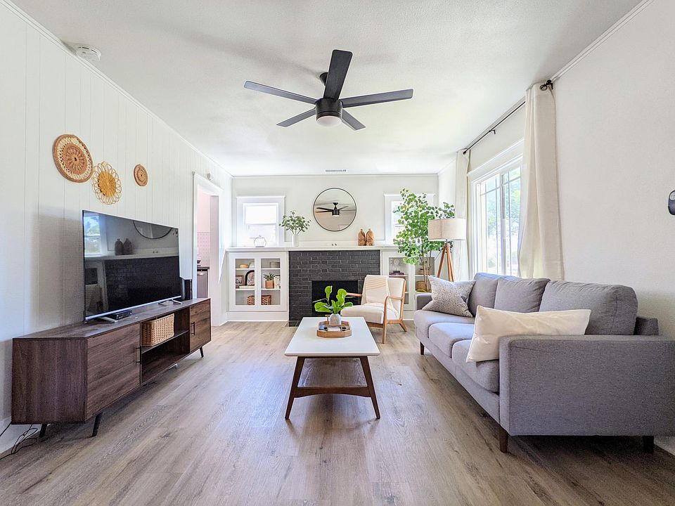 Living room with smart TV and cable
