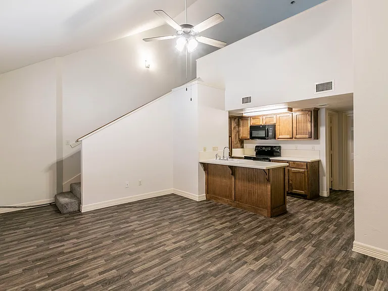 101 Meadow Park Cir — Photo 3