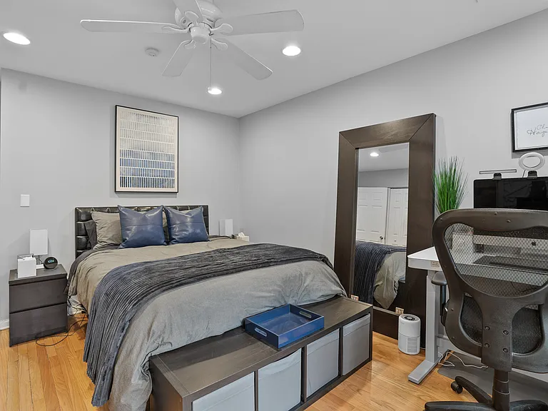 1632 W Blackhawk St #1 — Photo 8