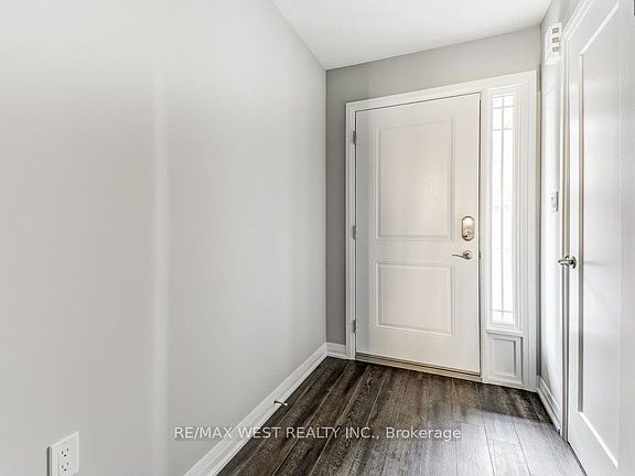 3rd image of 4 Glade Ln