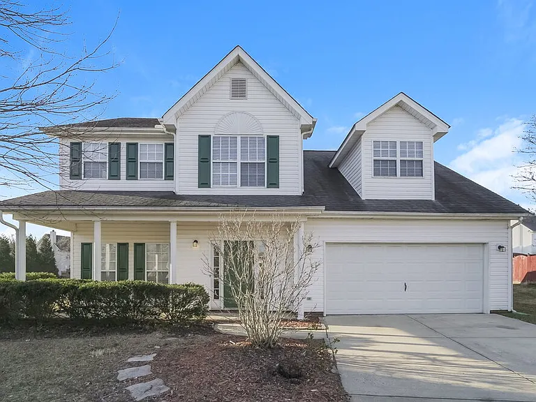 2700 Hampton View Ct — Photo 1