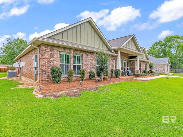323 Wakefield Ave, Fairhope, AL 36532