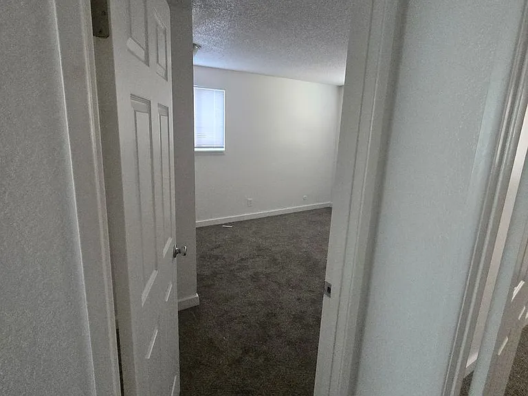 1715 Center Ave #1 — Photo 38