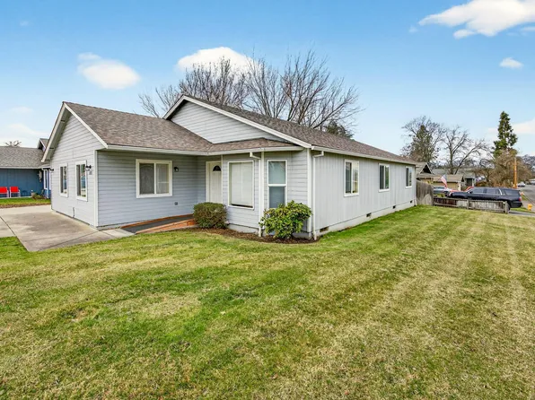 1035 N Keene Way Dr, Medford, OR 97504