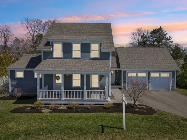 4 Duffy Dr, Newburyport, MA 01950