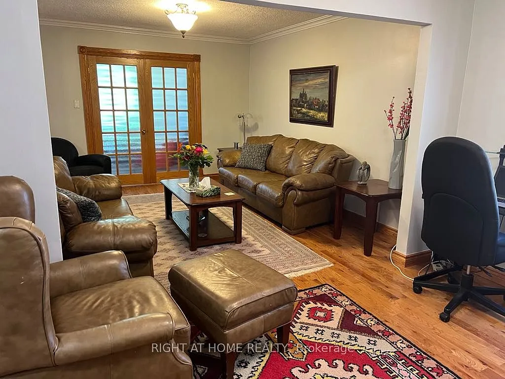3 bed, $2,450 — Photo 3