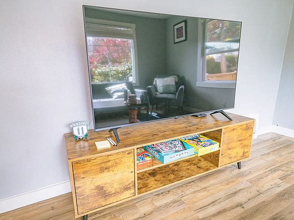 5th image of 3018 E Denny Way