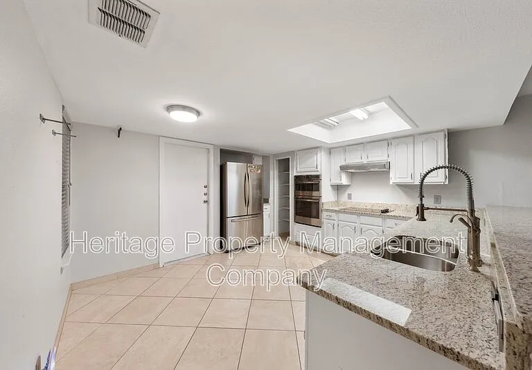 13906 N Hills Village Dr — Photo 6