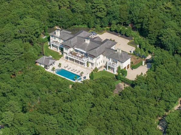 235 Roses Grove Rd, Water Mill, NY 11976