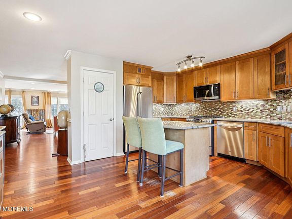 4th image of 293 Marigold Court #2903