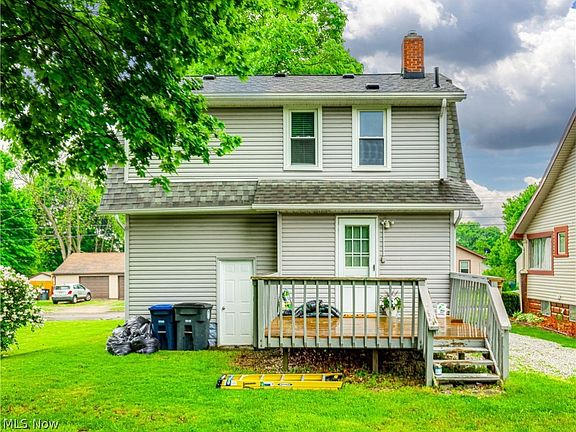3rd image of 941 Lindsay Ave