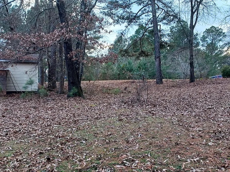 211 Sheffield Ct — Photo 4