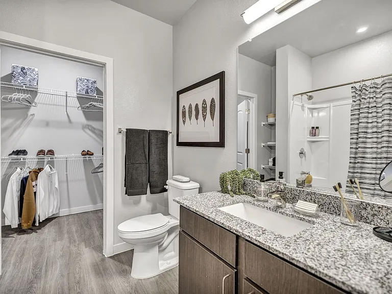 Seven07 Lofts — Photo 20