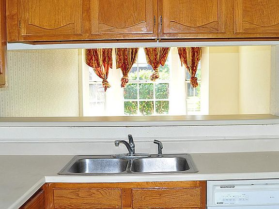 4th image of 10918 Canarywood Dr