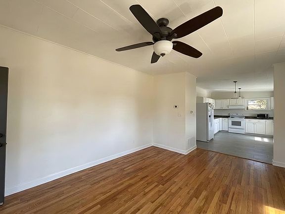 3rd image of 70 Longview Rd