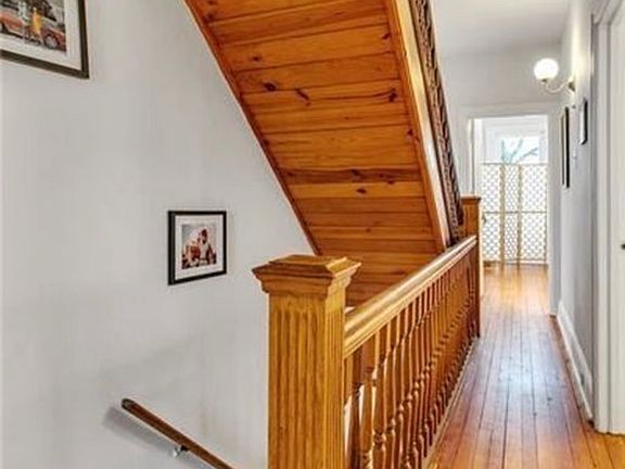 5th image of 104 Ivy St