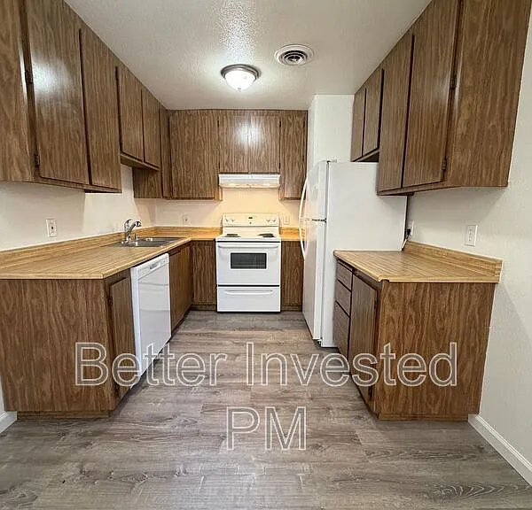 745 S Dora St #H — Photo 10