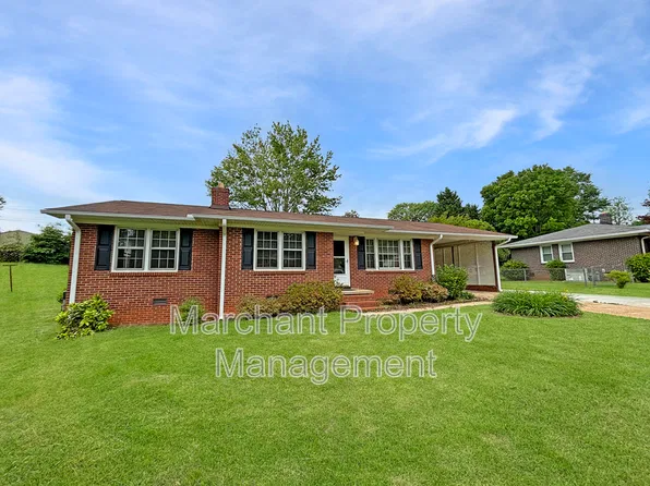 124 Folkstone St, Greenville, SC 29605