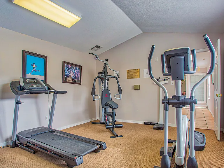 Parkridge Apartments — Photo 24