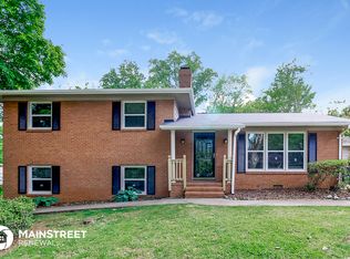 2706 Edinberg Dr, Winston Salem, NC 27103