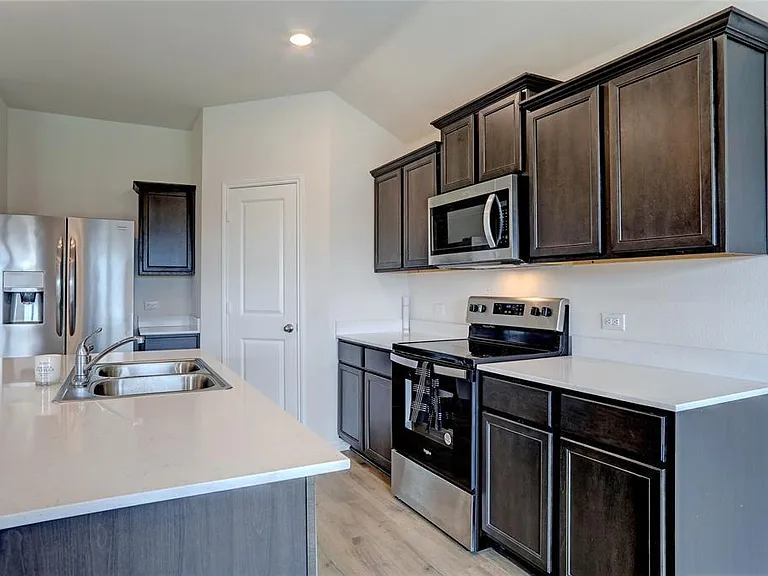 6517 Waterfall Ln — Photo 4