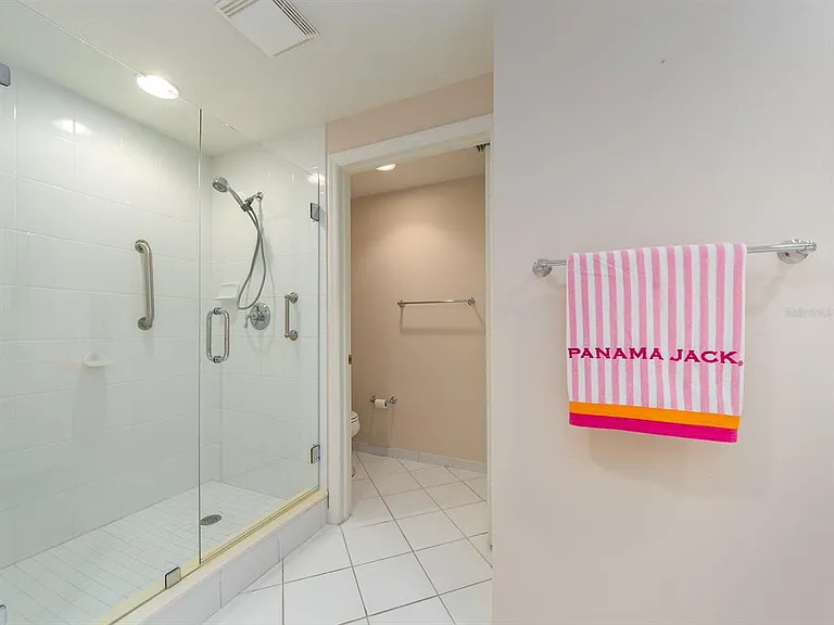 521 Mandalay Ave #410 — Photo 22