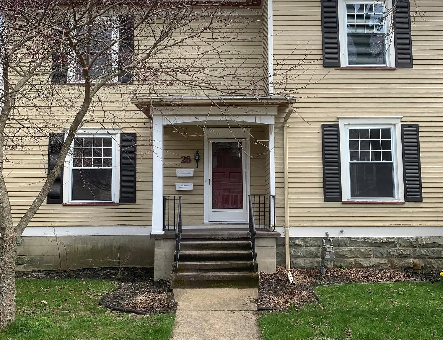 3 bed, 1200 sqft, $1,300 — Photo 1