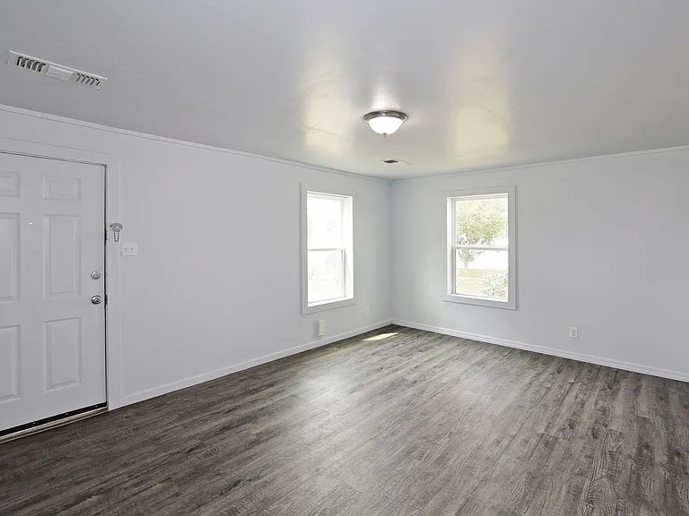 3703 S Monroe St — Photo 8