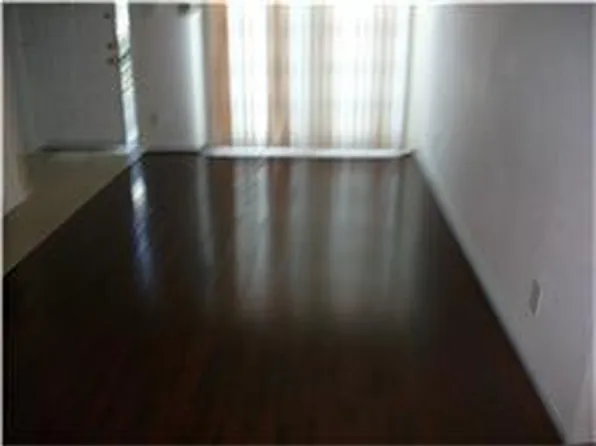 2121 El Paseo St APT 1803, Houston, TX 77054
