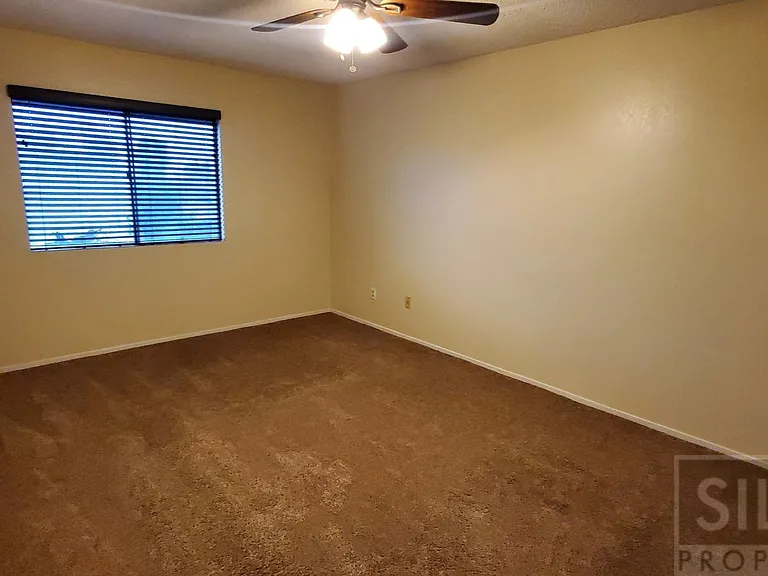 1140 Sumner Pl #B — Photo 16