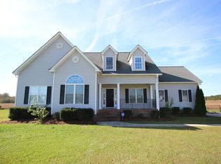 804 Treyburn Cir, Grimesland, NC 27837