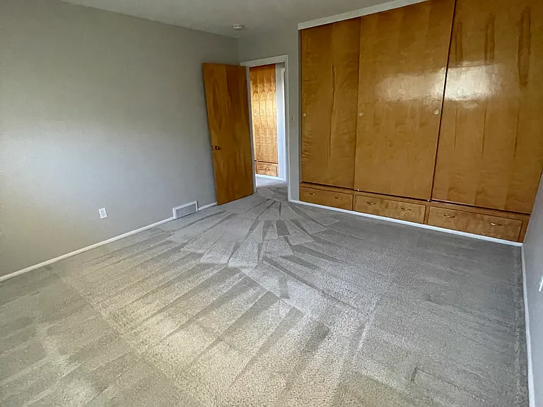 153 Riverview Dr E — Photo 9
