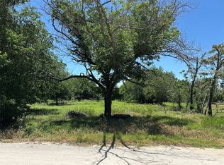 904 E Oak Ave, Comanche, TX 76442