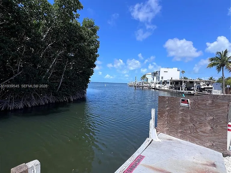 325 Calusa St #5 — Photo 10