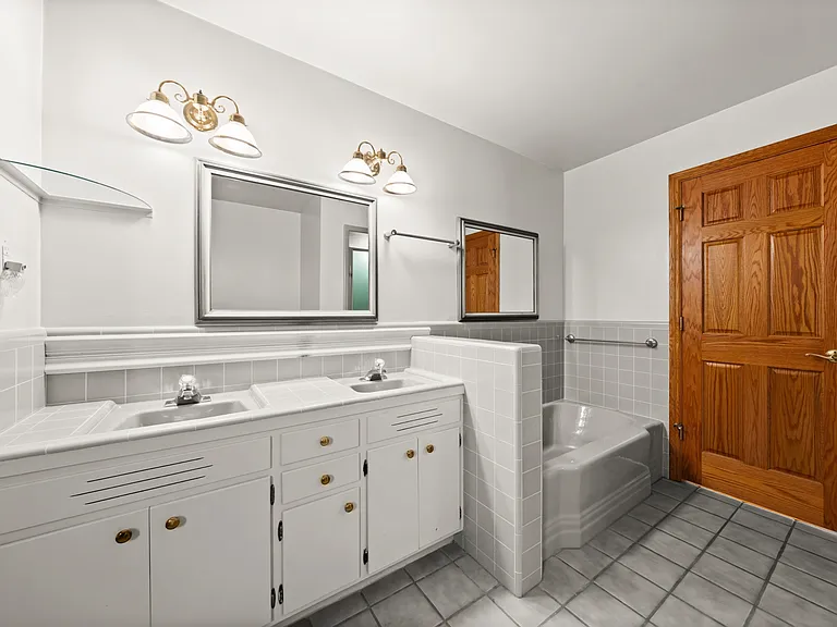 401 Moseley Rd — Photo 12
