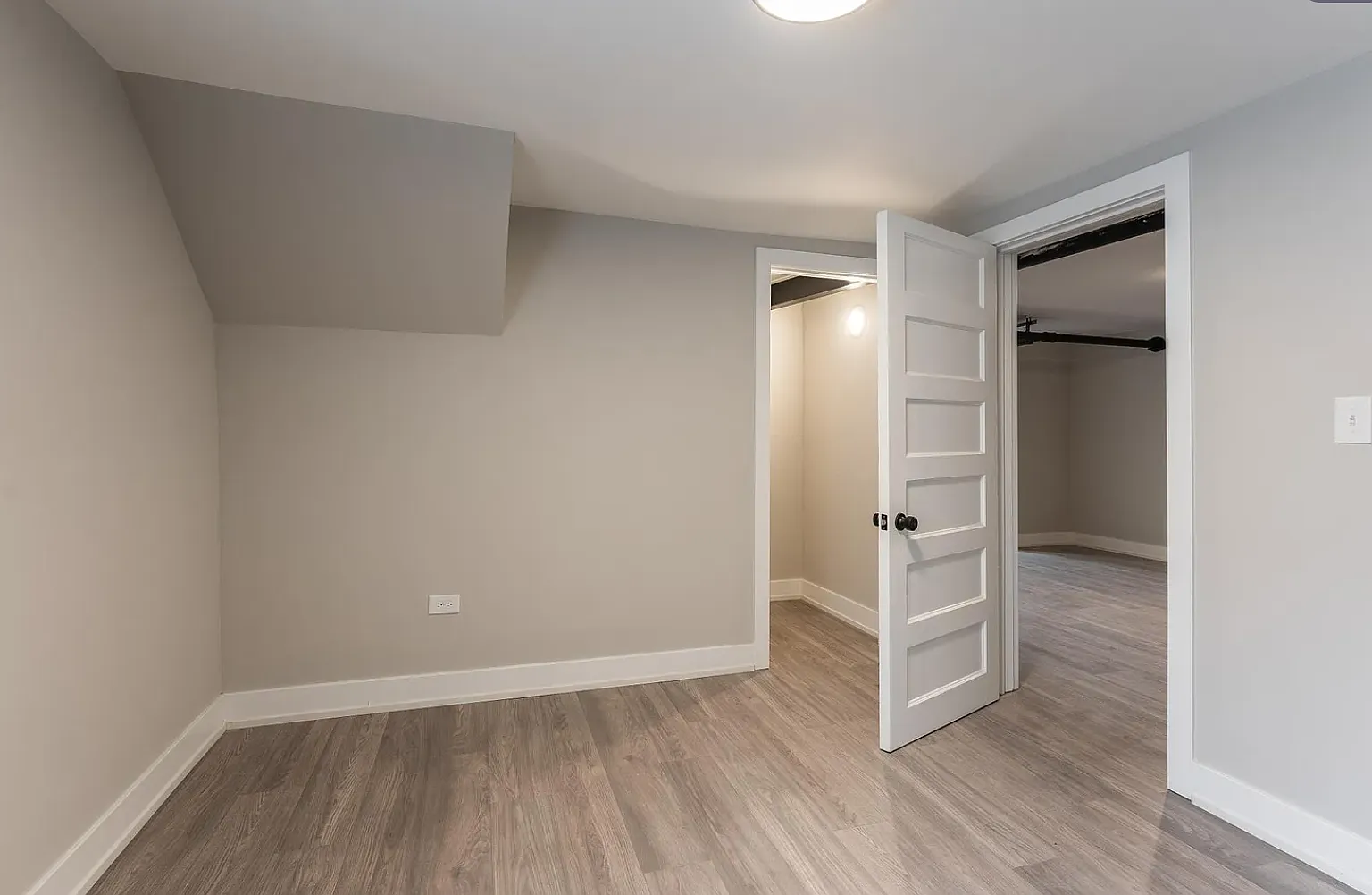 2 bed, 900 sqft, $1,875 — Photo 4