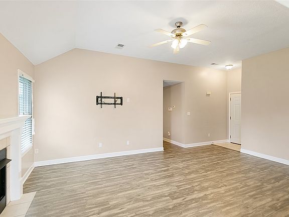 3rd image of 50 Sedgefield Dr