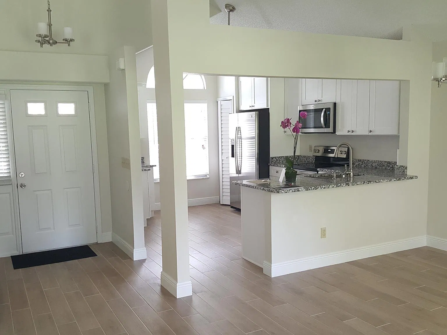 4 bed, 2.5 bath, 1691 sqft, $2,495 — Photo 4