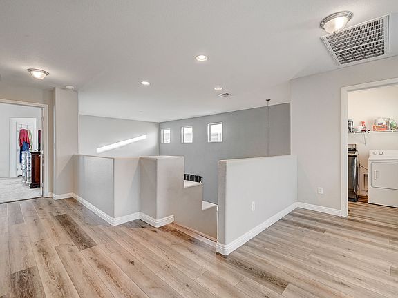 4th image of 113 Gemstone Hill Ave