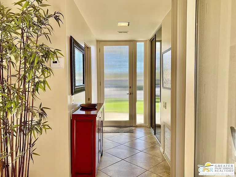 272 Desert Lakes Dr — Photo 2