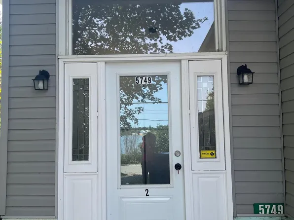 5749 Lakeshore Rd #2, Whitchurch Stouffville, ON L4A 2Z4