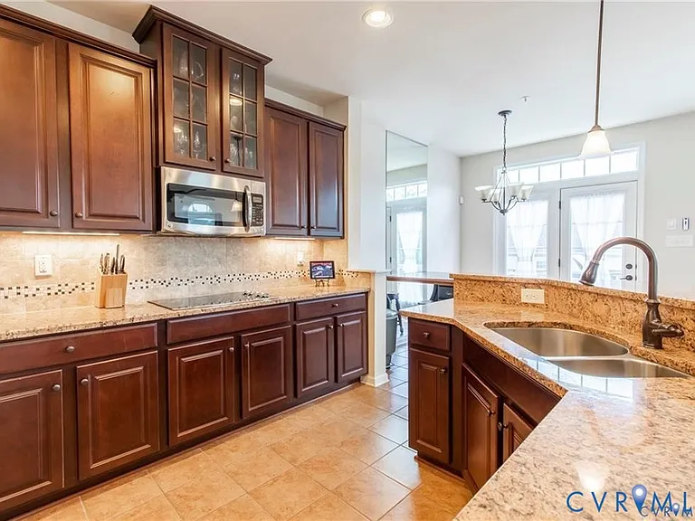 411 Siena Ln — Photo 19