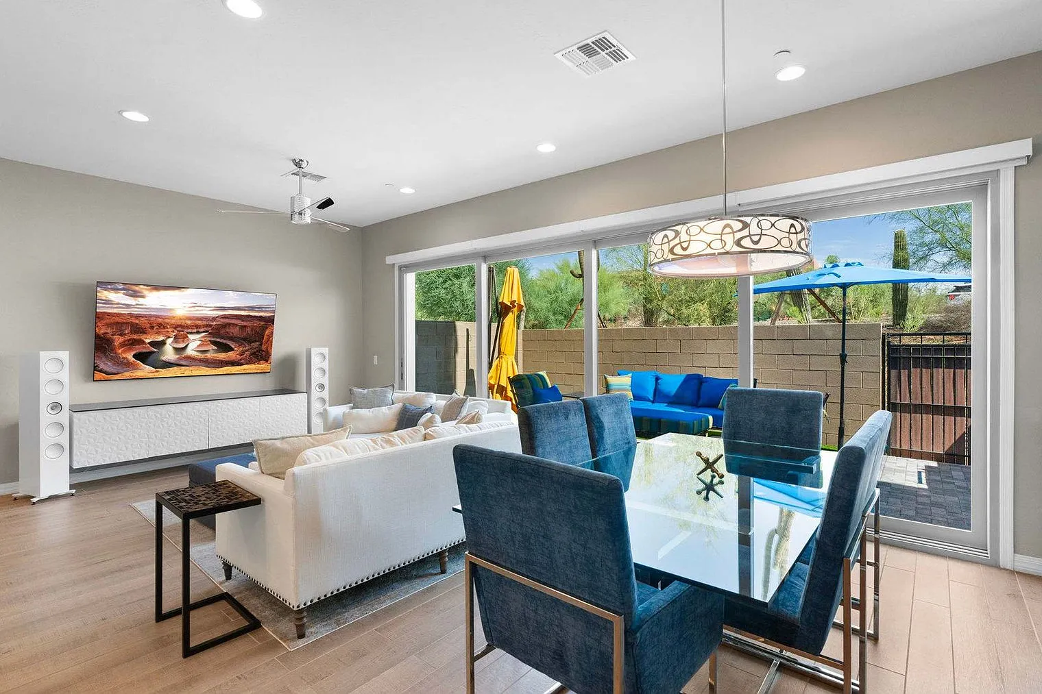 3 bed, 2.0 bath, 2400 sqft, $5,284 — Photo 3