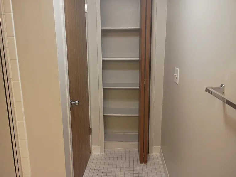 Prentiss Pointe Apartments — Photo 313